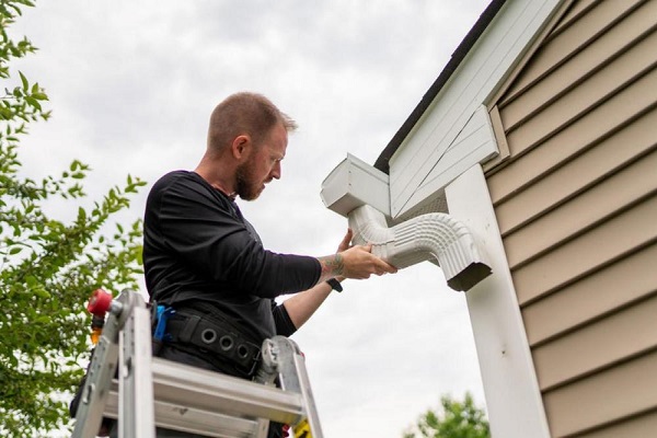 Importance of Replacing Old Gutter
