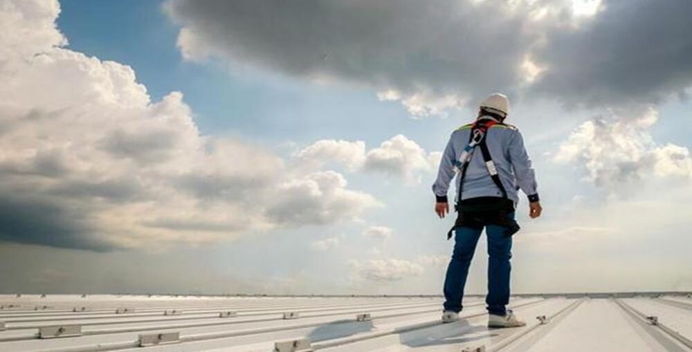 Factors to Consider When Hiring Roofers for Commercial Buildings
